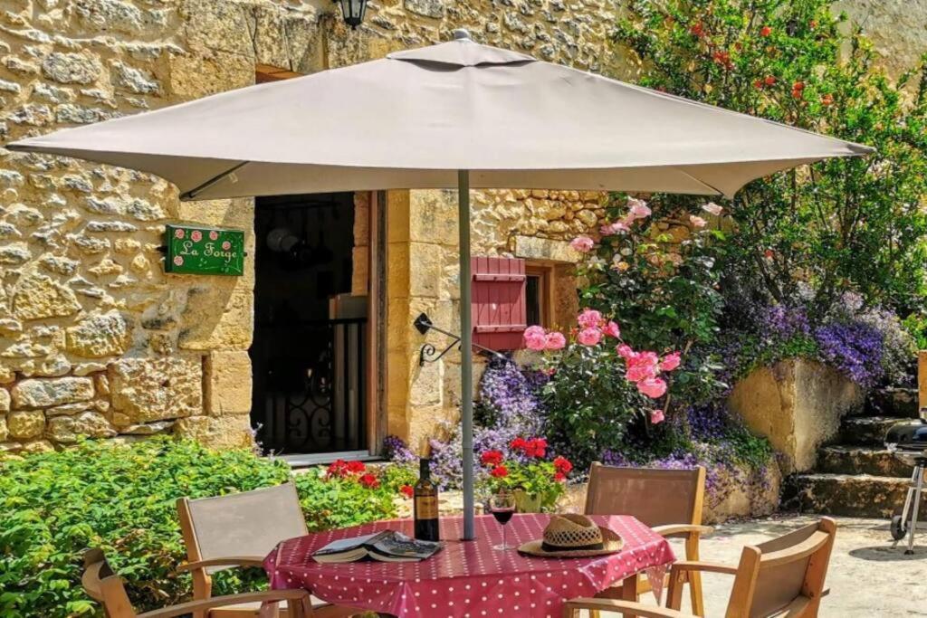 Villa La Forge, Le Banquet Aux Eyzies Les Eyzies Esterno foto